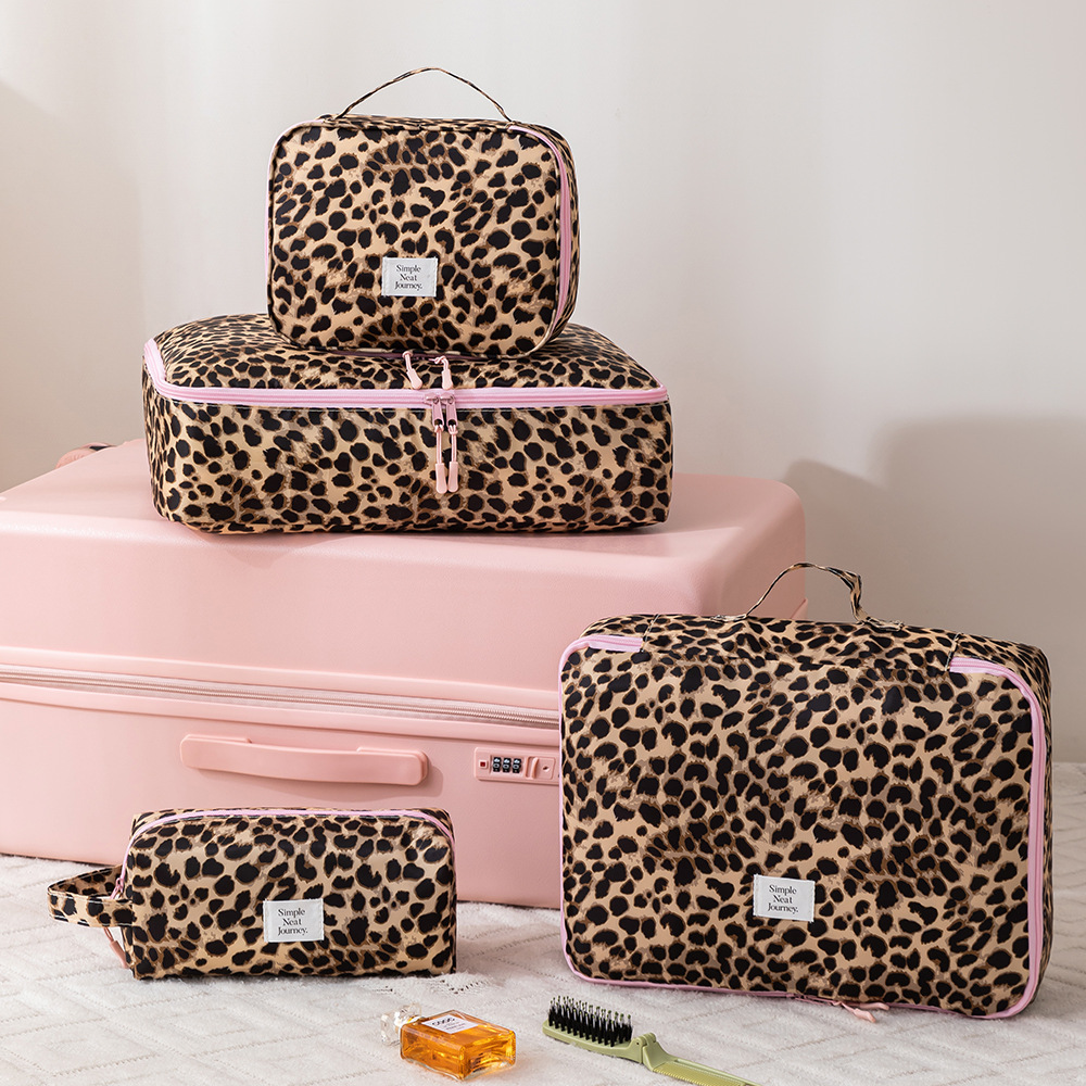 Leopard Makeup Bag Toiletry Cl - Women Accessories List 评论和价格