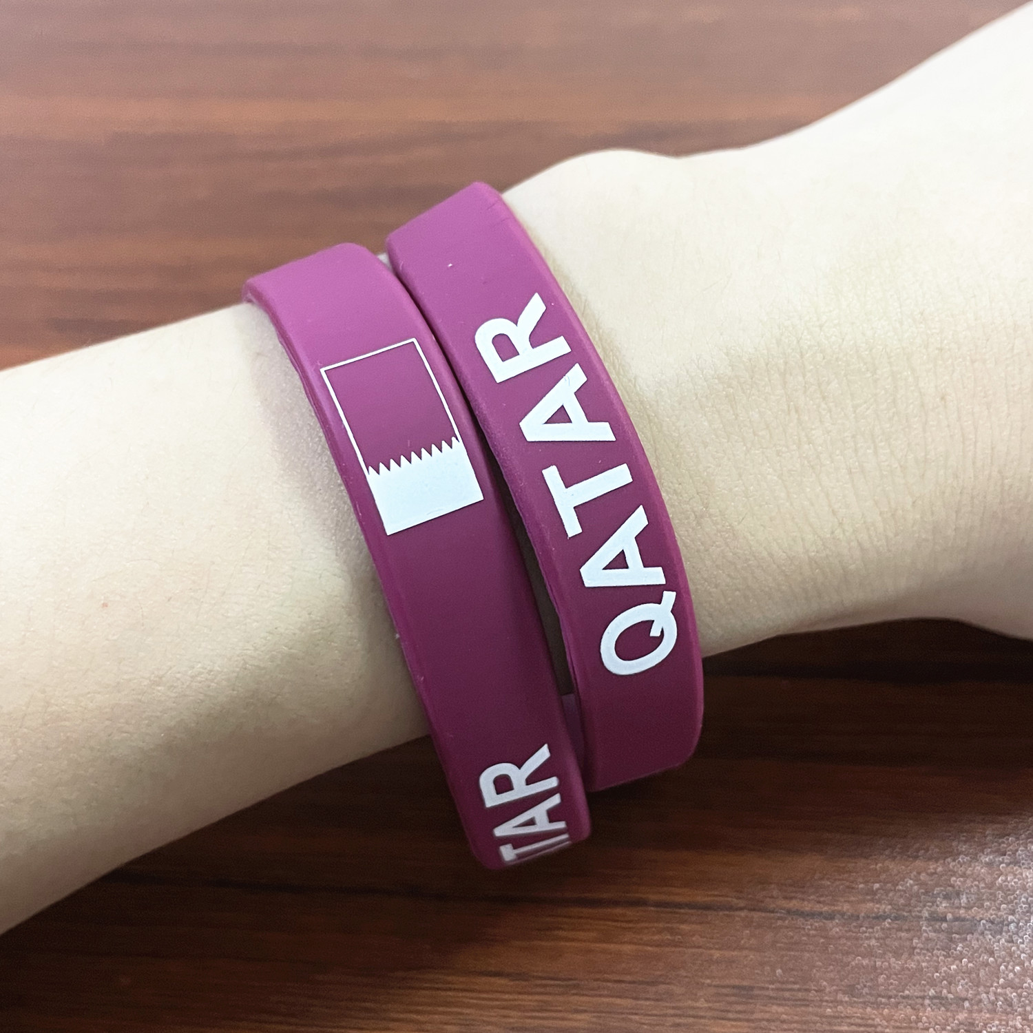2pcs Qatar Flag Silicone Brace - Women Accessories Qatar 评论和价格