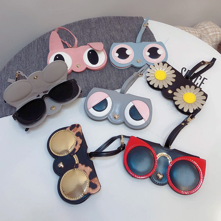 ins cartoon cute glasses case  - Women Accessories List 评论和价格