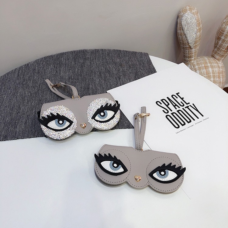ins cartoon cute glasses case  - Women Accessories List 评论和价格