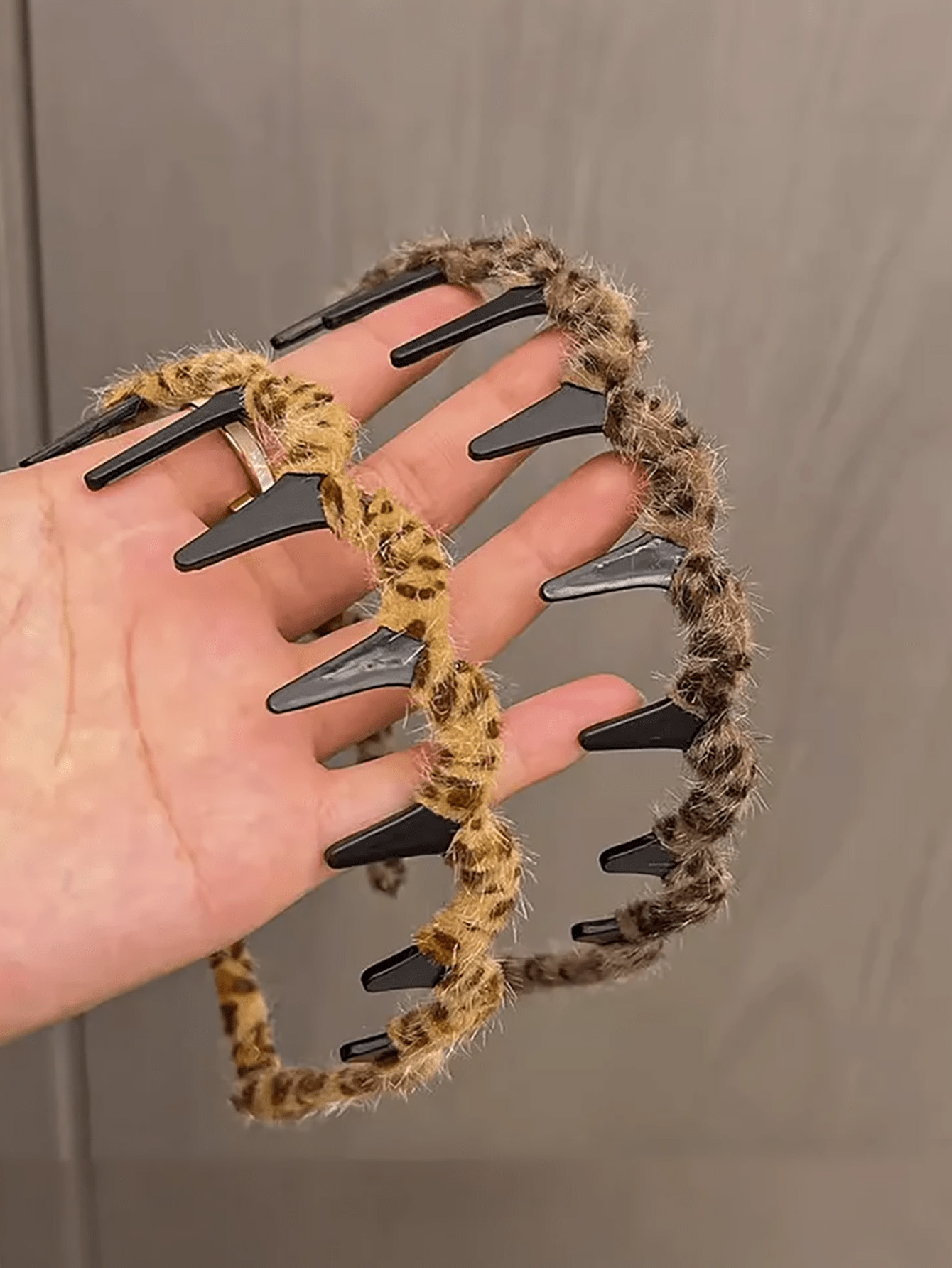 Leopard Print Wavy Headband fo - Women Accessories Shop Design 评论和价格